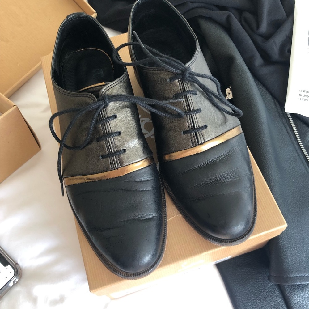Acoté women’s oxfords